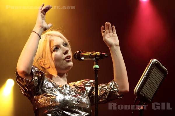 LITTLE BOOTS - 2009-11-06 - PARIS - La Cigale - 